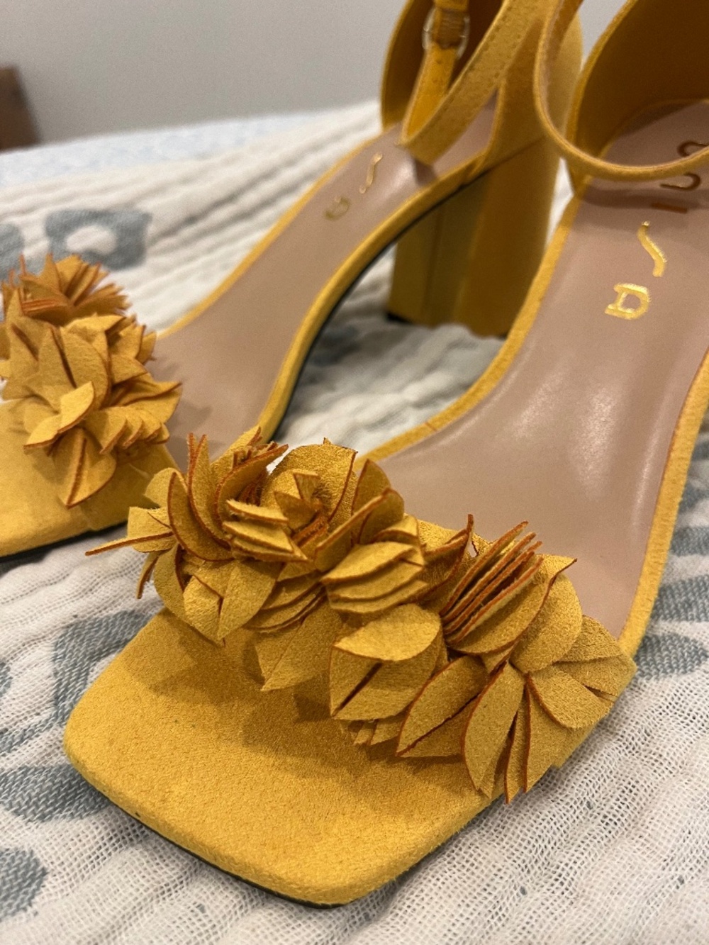 Unisa heels